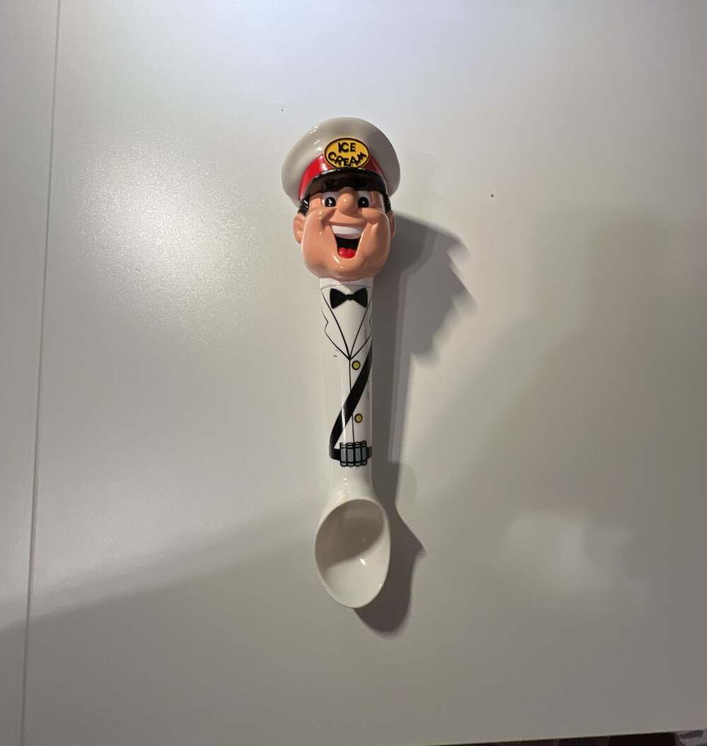 Vintage Fun-damental Too Talking Ice Cream Man Scoop